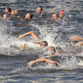 Brueckenschwimmen 21