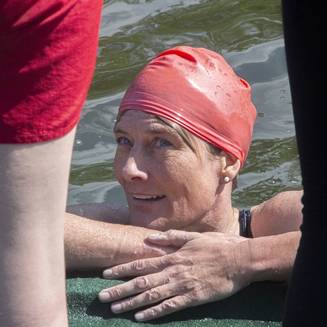 Brueckenschwimmen 37