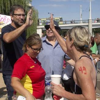 Brueckenschwimmen 38