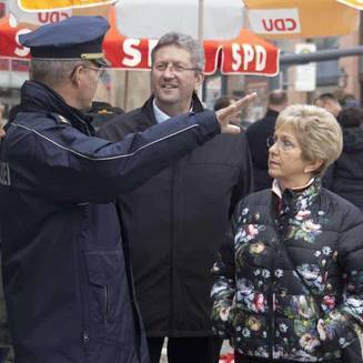 „Hitler“ besuchte die Havelstadt - Fotobrb: Faszination Fotografie aus Brandenburg an der Havel NPD Demo 14 1