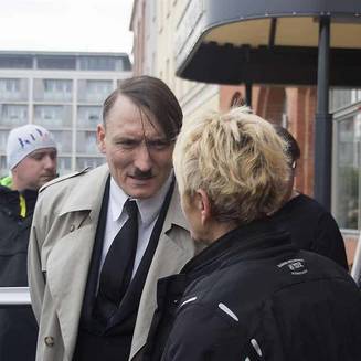 „Hitler“ besuchte die Havelstadt - Fotobrb: Faszination Fotografie aus Brandenburg an der Havel NPD Demo 14 9