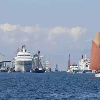 Hanse Sail: Hansestadt Rostock feierte bei bestem Wetter - Fotobrb: Faszination Fotografie aus Brandenburg an der Havel Rostock Hanse 14 45