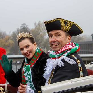 Cindy die Erste und seine Tollität, Maik L., der 53. (KCH)