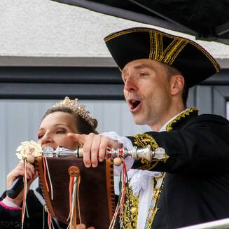 Cindy die Erste und seine Tollität, Maik L., der 53. (KCH)