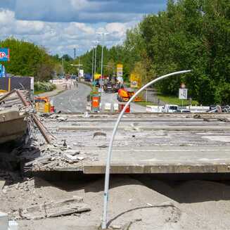 Brücke „20.Brücke „20. Jahrestag“ in Brandenburg an der Havel nach ihrer erfolgreichen Sprengung. Jahrestag“ in Brandenburg an der Havel nach ihrer erfolgreichen Sprenung.