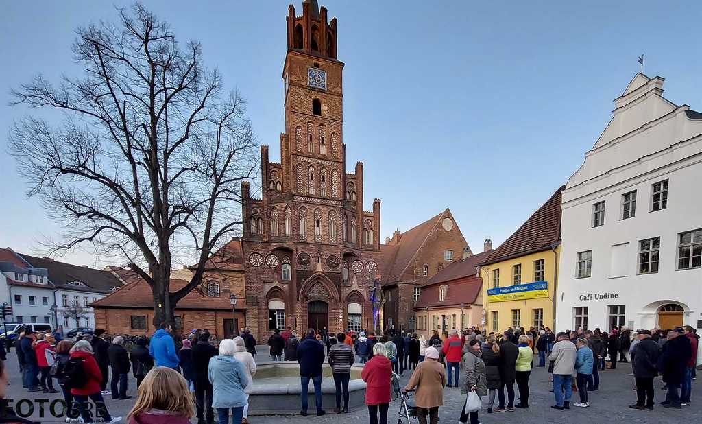 Mahnen gegen den Ukraine-Krieg