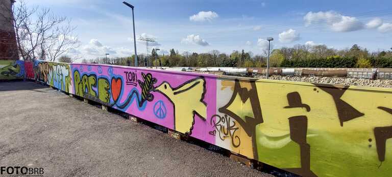 Graffiti Kunst auf 300 m² am Altstadt-Bahnhof