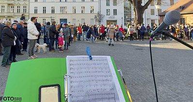 Flashmob „Ode an die Freude“ am Brandenburger Rathaus