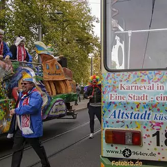 5. Jahreszeit startete fesselnd durch die Innenstadt - Fotobrb: Faszination Fotografie aus Brandenburg an der Havel Karnevalsumzug_202218