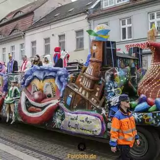 5. Jahreszeit startete fesselnd durch die Innenstadt - Fotobrb: Faszination Fotografie aus Brandenburg an der Havel Karnevalsumzug_20223