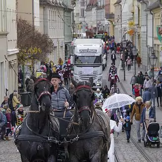 5. Jahreszeit startete fesselnd durch die Innenstadt - Fotobrb: Faszination Fotografie aus Brandenburg an der Havel 5. Jahreszeit