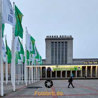 Blick zum Nordeingang der Messer Berlin