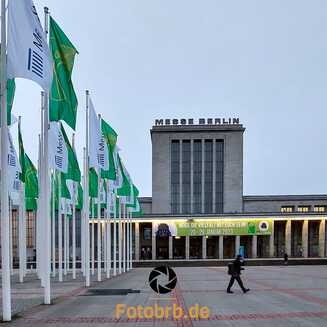 Blick zum Nordeingang der Messer Berlin