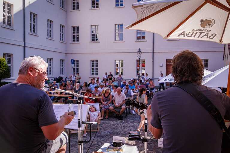 22. Höfefest: Livemusik im Hof vom Restaurant Inspektorenhaus