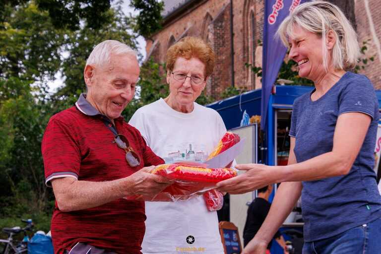 Landtagsabgeordnete Britta Kornmesser (SPD) bei der Ehrung