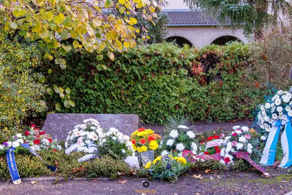 Kranzniederlegung am Volkstrauertag am Marienberg