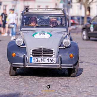 team Affinis 4 im Citroen 2 CV Charleston BJ 1986