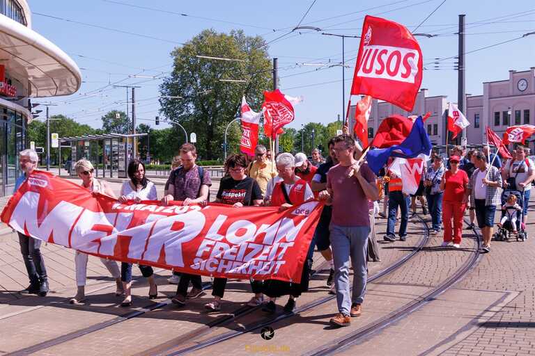 1. Mai-Feiertag: Demontationszug