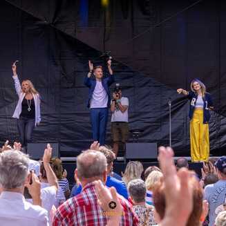 Maximilian Arland sowie Linda Hesse und die Italienerin Rosanna Rocci auf dem 59. Havelfest