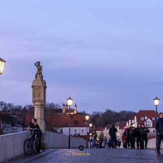 Steinerne Brücke mit der Statur Bruckmandl