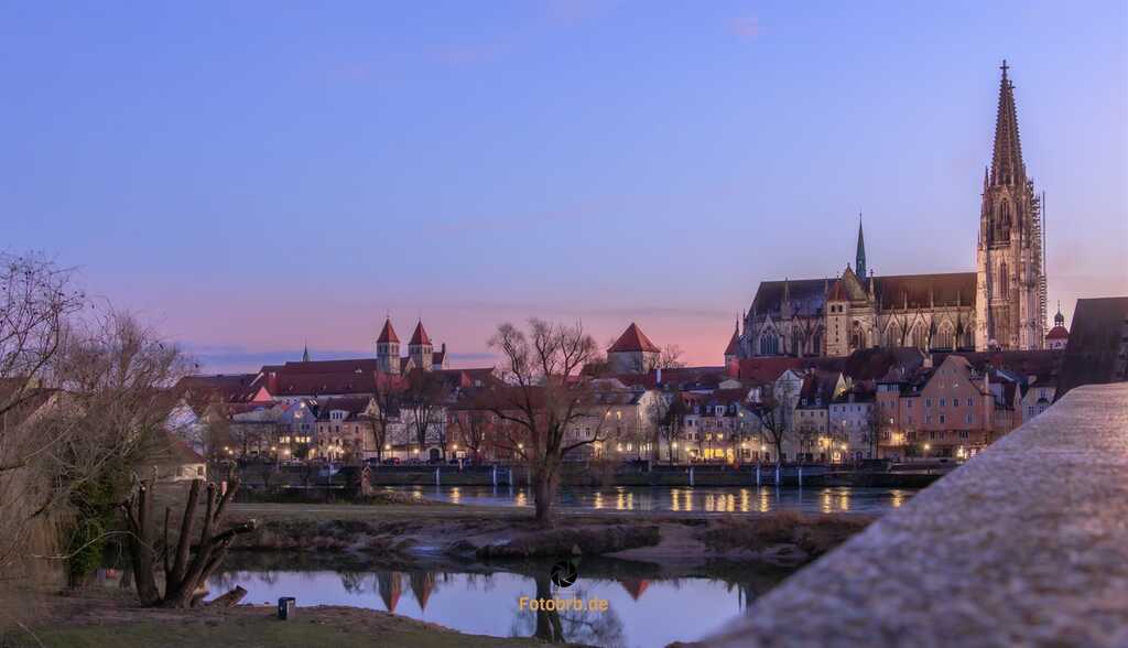 Blick zum Regensburger Dom St. Peter und der Altstadt
