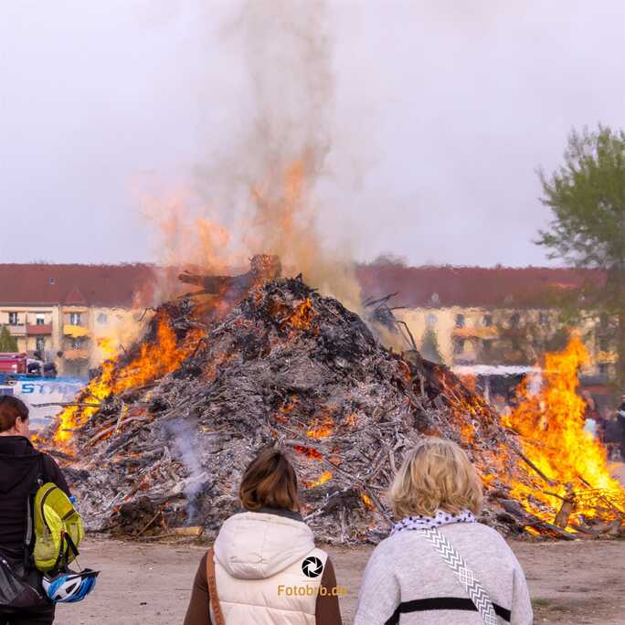 Letztes Osterfeuer am Wiesenweg: Abschied von Tradition