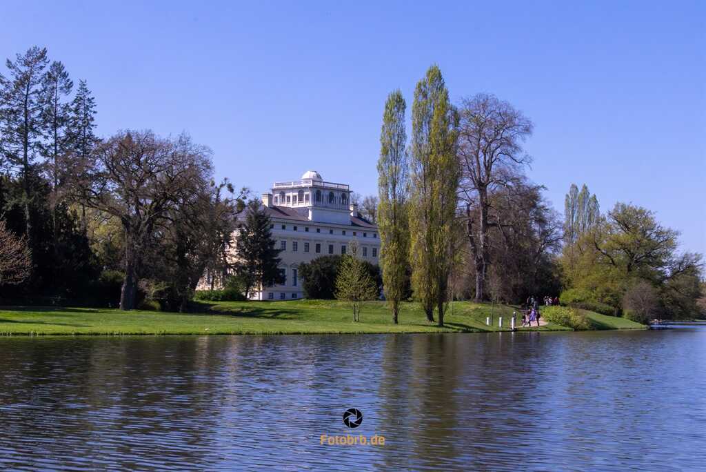 Park und Schloss vereint