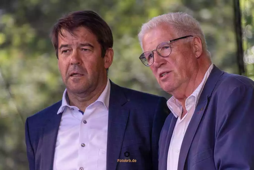 Oberb&uuml;rgermeister Steffen Scheller (li) und Vorsitzender der Stadtverordnetenversammlung Walter Paaschen