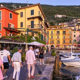 Historische Altstadt und lebendiges Dorfleben