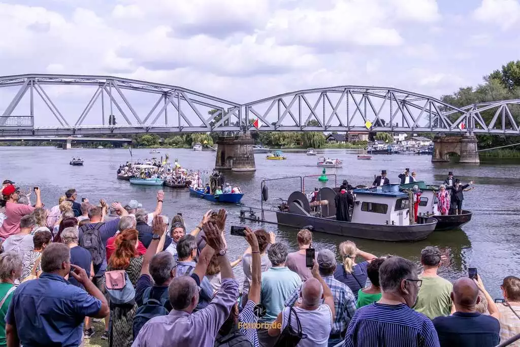 Prozession der Plauer Fischer