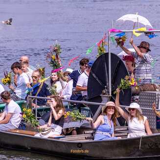 Die Plauer Fischer: Tradition und Havel im Blickpunkt - Fotobrb: Faszination Fotografie aus Brandenburg an der Havel Prozession_der_Plauer_Fischer_2025_1392