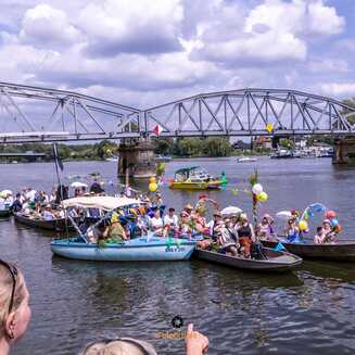 Die Plauer Fischer: Tradition und Havel im Blickpunkt - Fotobrb: Faszination Fotografie aus Brandenburg an der Havel Prozession der Plauer Fischer