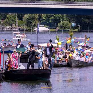 Die Plauer Fischer: Tradition und Havel im Blickpunkt - Fotobrb: Faszination Fotografie aus Brandenburg an der Havel Prozession_der_Plauer_Fischer_2025_1400