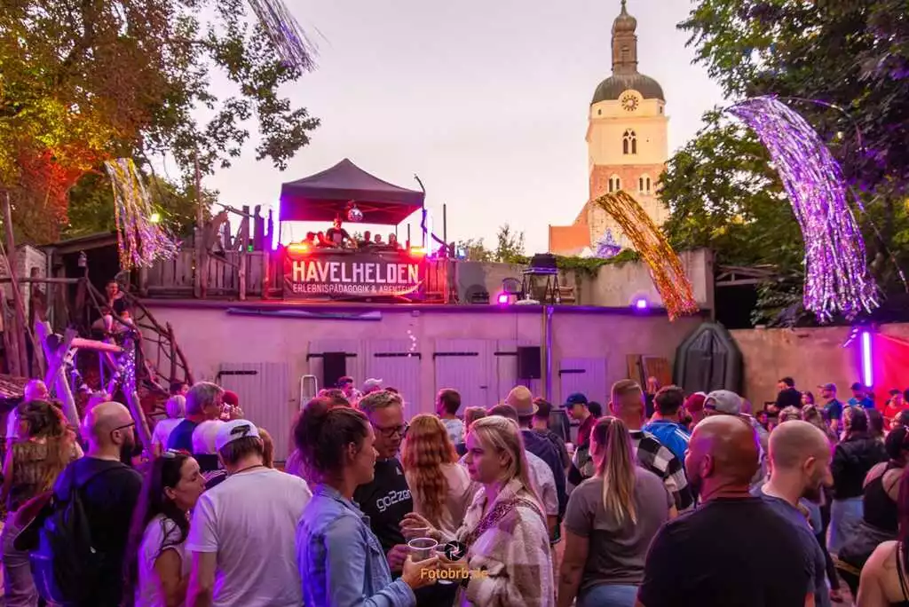 Hip-Hop bis zu Elektro und House auf dem Hof von den Havelhelden