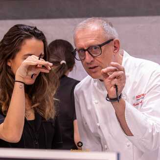 IFA 2026: Wenn Technologie zum Erlebnis wird - fotobrb.de Carsten Dohrs Ein kulinarischer Superstar, der über acht Jahre lang in der beliebten Sendung „Kochduell“ bei VOX die Fernsehzuschauer mit seinen kreativen Rezeptideen begeisterte.