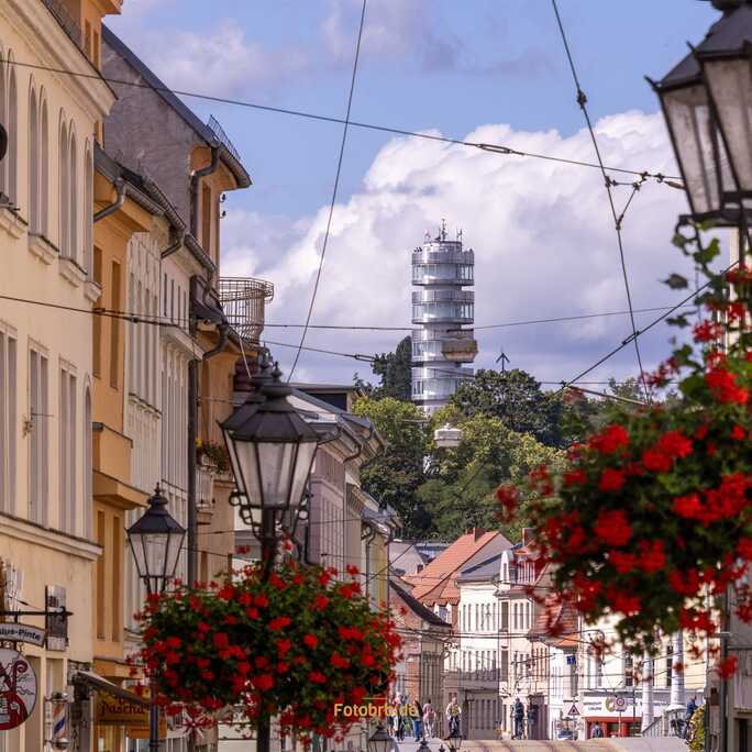 Brandenburg entdecken: Blick von der Hauptstraße zur Friedenswarte in Brandenburg an der Havel