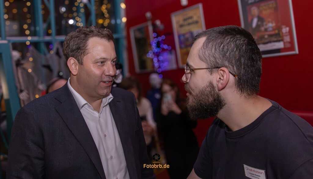 Klingbeil wurde anschließend vom Management des Concerthaus Kinos durch Leopold Ramin begrüßt
