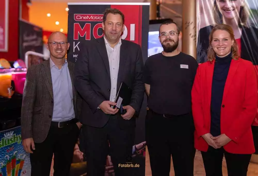 Gruppenfoto mit Management des Concerthaus Kinos, Leopold Ramin, OB-Kandidat Daniel Keip und Sonja Eichwede (MdB)