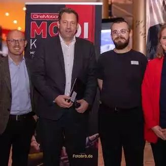 Gruppenfoto mit Management des Concerthaus Kinos, Leopold Ramin, OB-Kandidat Daniel Keip und Sonja Eichwede (MdB)