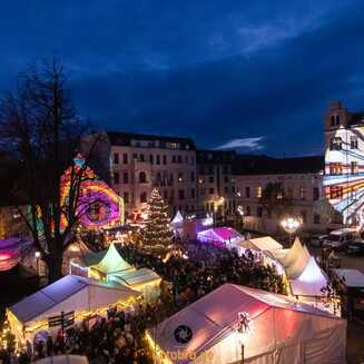 Weihnachtszauber 3.0: Plötzlich erstrahlt die Altstadt - Fotobrb: Faszination Fotografie aus Brandenburg an der Havel Weihnachtszauber 3.0 auf dem Altstädtischen Marktplatz