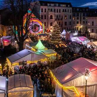 Weihnachtszauber 3.0: Plötzlich erstrahlt die Altstadt - Fotobrb: Faszination Fotografie aus Brandenburg an der Havel Weihnachtszauber 3.0 auf dem Altstädtischen Marktplatz