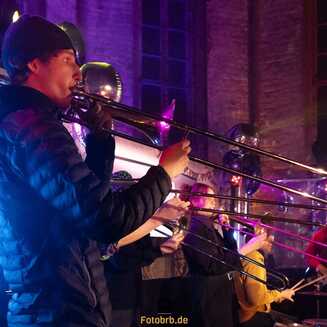 Weihnachtszauber 3.0: Plötzlich erstrahlt die Altstadt - Fotobrb: Faszination Fotografie aus Brandenburg an der Havel KAMA Orchestra aus Potsdam