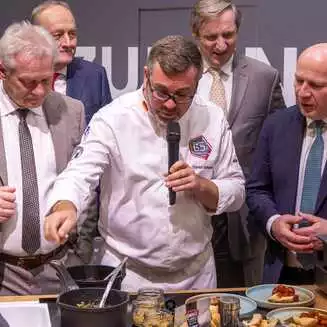 Alois Rainer Bundesminister für Ernährung, Landwirtschaft und Heimat und Berlins Regierender Bürgermeister Kai Wegner