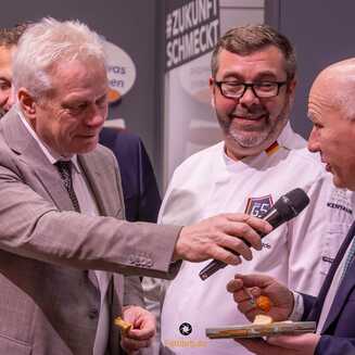 Alois Rainer Bundesminister für Ernährung, Landwirtschaft und Heimat und Berlins Regierender Bürgermeister Kai Wegner