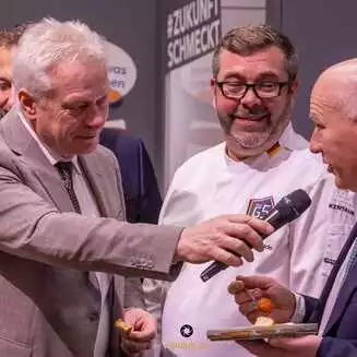 Alois Rainer Bundesminister für Ernährung, Landwirtschaft und Heimat und Berlins Regierender Bürgermeister Kai Wegner