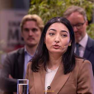 Reem Alabali Radovan ist Bundesministerin für wirtschaftliche Zusammenarbeit und Entwicklung