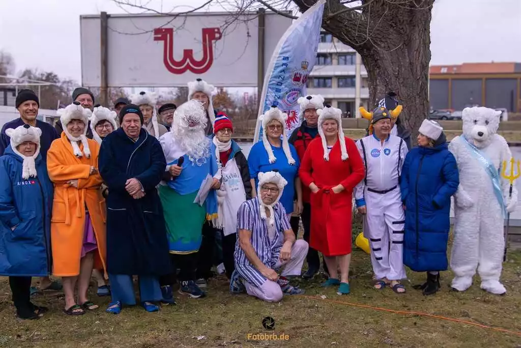 Trotz Eiseskälte: Brandenburger Eisbären