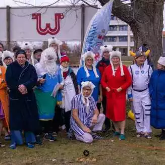 Eiseskälte: Brandenburger Eisbären stürzen sich in die Havel - Fotobrb: Faszination Fotografie aus Brandenburg an der Havel Trotz Eiseskälte: Brandenburger Eisbären