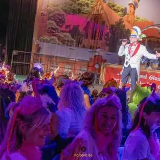 Weiberfastnacht: Mädels feierten den Karneval beim BKC - Fotobrb: Faszination Fotografie aus Brandenburg an der Havel BKC-Weiberfastnacht-2026--Brandenburg-Foto-Marco-Petig-484