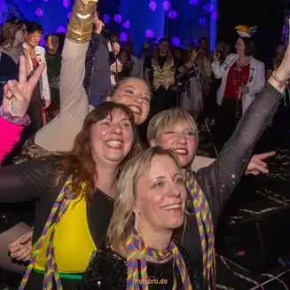 Weiberfastnacht: Mädels feierten den Karneval beim BKC - Fotobrb: Faszination Fotografie aus Brandenburg an der Havel BKC-Weiberfastnacht-2026--Brandenburg-Foto-Marco-Petig-560